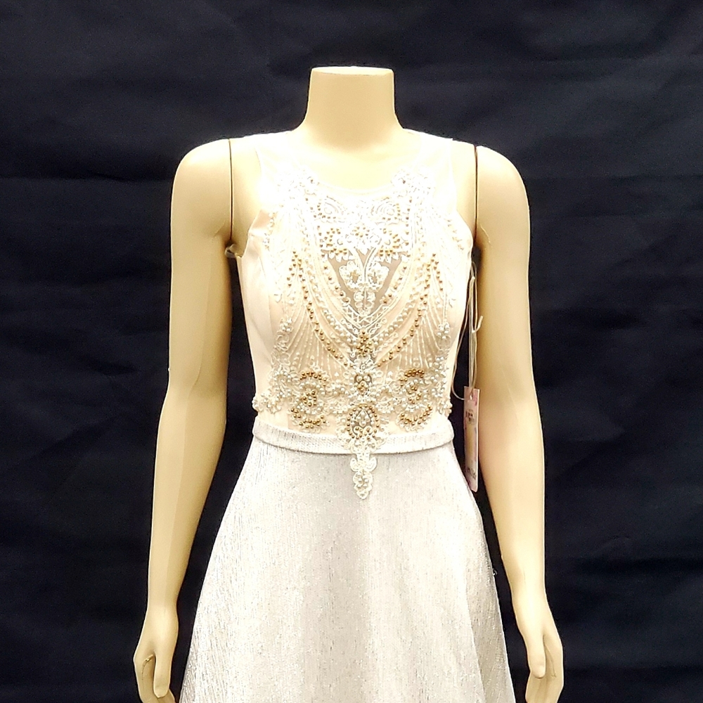 Dress - Picture 3 of 3